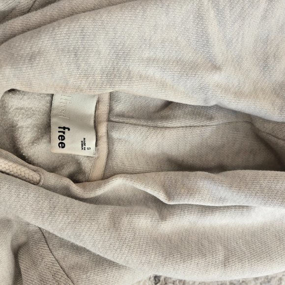 Aritzia Sweater Size Small - Picture 2 of 2